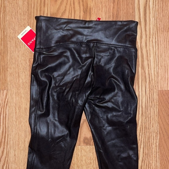 NWT SPANX Faux Leather Leggings — Black. Size S/P - Picture 7 of 8